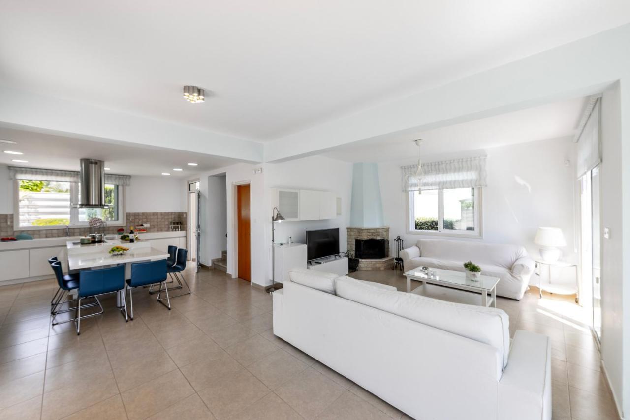 Protaras Sunrise Zen Seafront Villa المظهر الخارجي الصورة